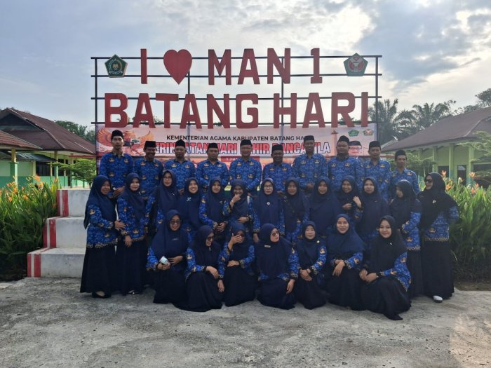 Penuhi Undangan Kakan Kemenag, Jajaran ASN MTsN 1 Batang Hari Ikuti Upacara Hari Lahir Pancasila di MAN 1 Batang Hari Penuhi Undangan Kakan Kemenag, Jajaran ASN MTsN 1 Batang Hari Ikuti Upacara Hari Lahir Pancasila di MAN 1 Batang Hari