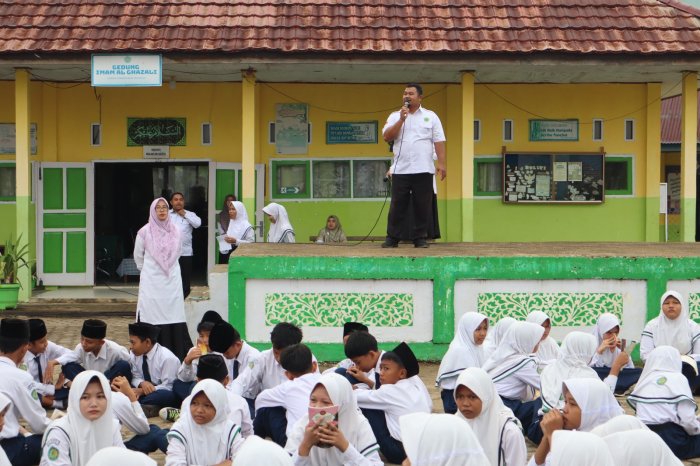 Sambut Ramadan dengan Puisi, Program SERASI MTsN 1 Batang Hari Berlangsung Syahdu