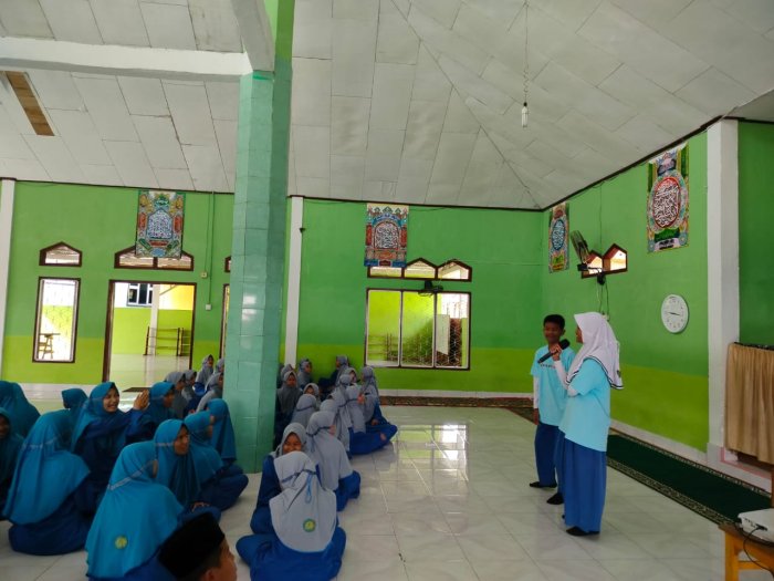 Remaja Lawan Narkoba: Siswa MTsN 1 Batang Hari Jadi Agen Perubahan, Beri Sosialisasi Bahaya Narkoba ke Sesama