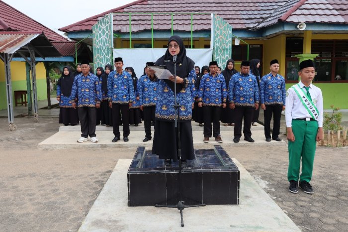 Senin Pagi Bersejarah: MTsN 1 Batang Hari Gelorakan Semangat Nasionalisme Tepat di Hari Pahlawan