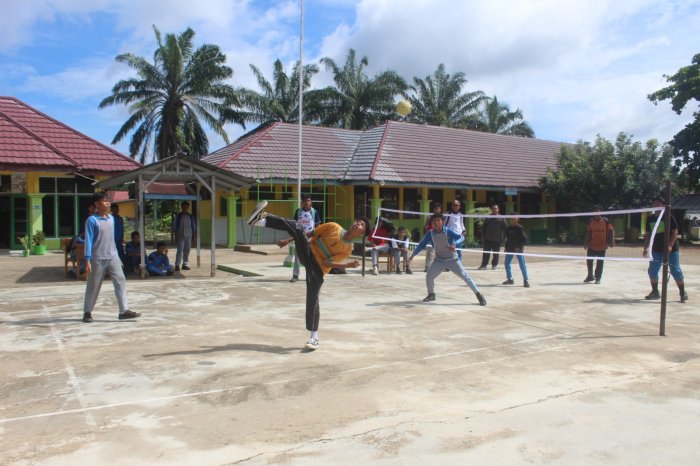 Kejutan di Final Takraw: Kelas 8.D Segel Gelar Juara Usai Taklukkan Ketangguhan Senior 9.A Lewat Laga Sengit