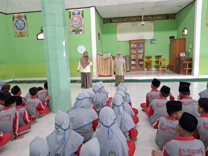 Hadapi Ujian Berbasis Digital, Panitia ASAS Sosialisasikan Penggunaan Exambro kepada Siswa Kelas 7