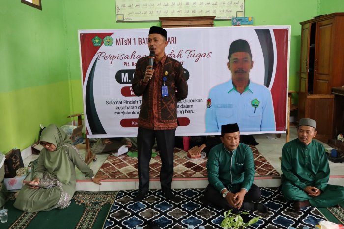 Momen Haru dan Bangga: MTsN 1 Batang Hari Lepas Bapak M. Chusaini, S.E Menuju Jabatan Baru di MAN 1