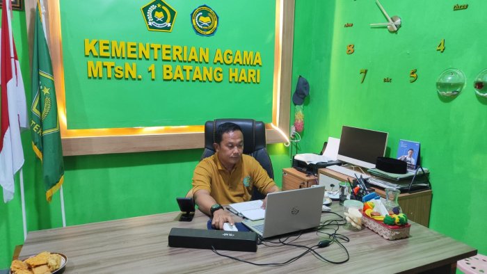 Tingkatkan Koordinasi, Kepala MTsN 1 Batang Hari Hadiri Kegiatan BSKMG Kemenag Kab. Batang Hari Tingkatkan Koordinasi, Kepala MTsN 1 Batang Hari Hadiri Kegiatan BSKMG Kemenag Kab. Batang Hari