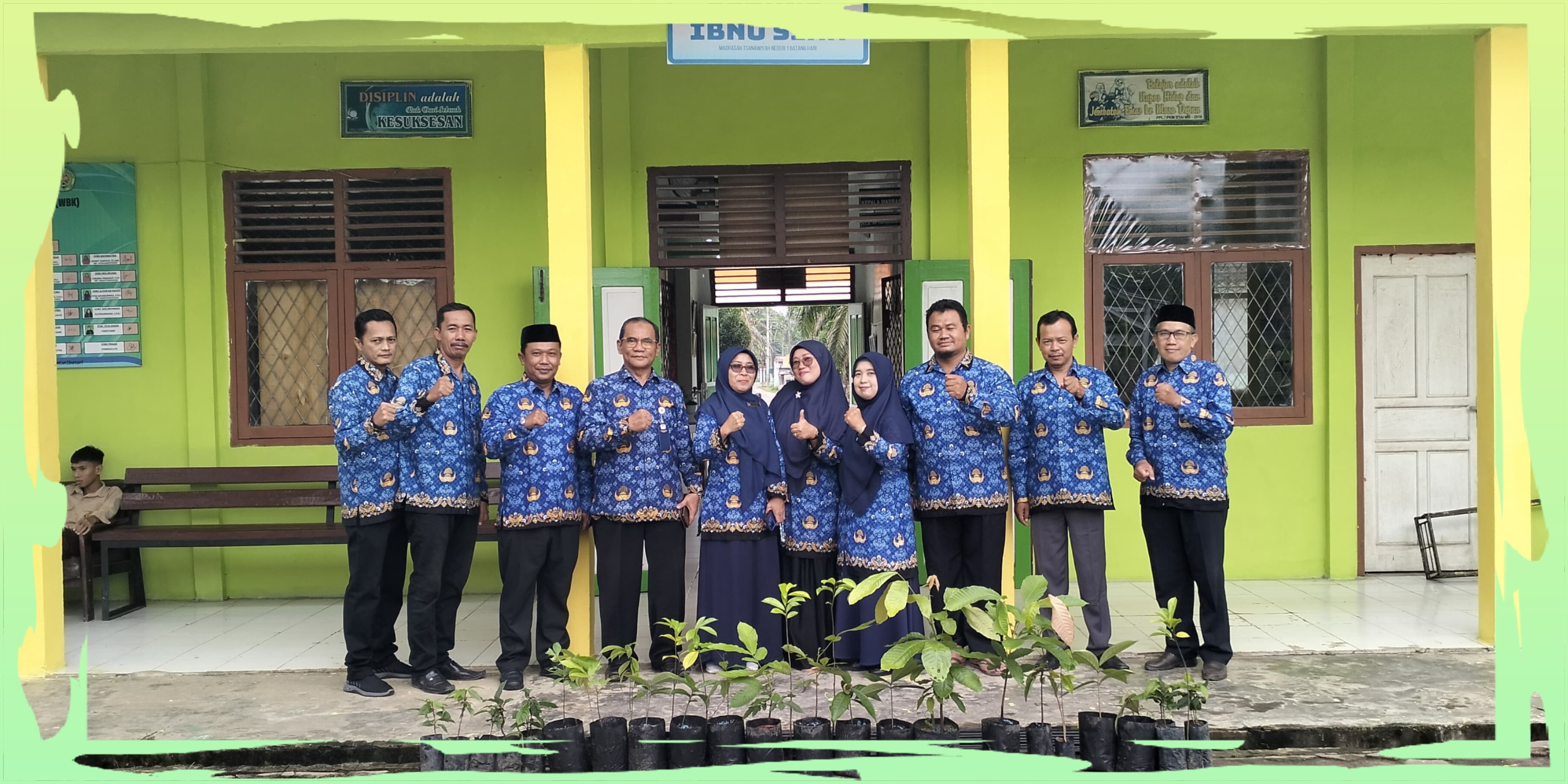 MTsN 1 Batang Hari Berhasil Implementasikan Gerakan Tanam 1 Juta Pohon Matoa Sesuai Edaran Kemenag RI