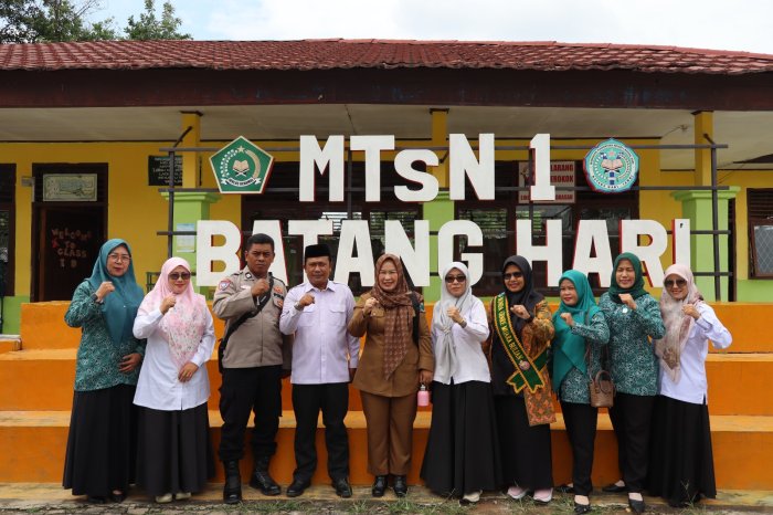 Sinergi Ciptakan Generasi Berencana, MTsN 1 Batang Hari Gelar Sosialisasi Bersama Bunda Genre dan Bhabinkamtibmas