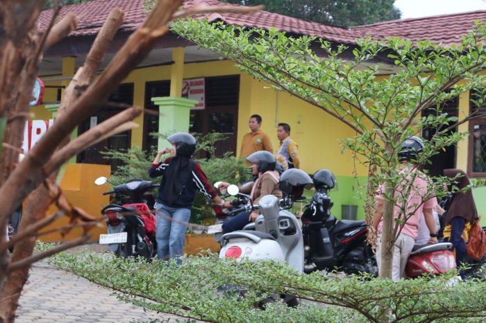 Penuh Haru dan Semangat, Orang Tua Antusias Temani Murid Baru Saat Persiapan MATAMUDA di MTsN 1 Batang Hari Penuh Haru dan Semangat, Orang Tua Antusias Temani Murid Baru Saat Persiapan MATAMUDA di MTsN 1 Batang Hari
