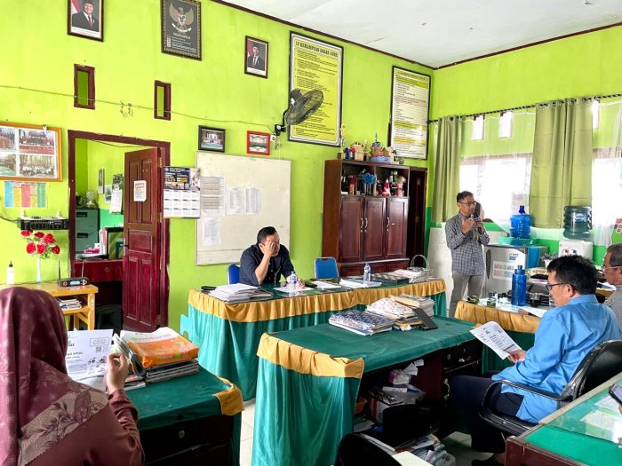 Kunjungan BSI ke MTsN 1 Batang Hari: Sosialisasi Program dan Perkenalan Kepala Cabang Baru