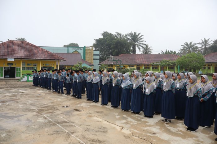 Konsistensi dan Semangat Juang: Hari Ketiga UM di MTsN 1 Batang Hari Berjalan Khidmat