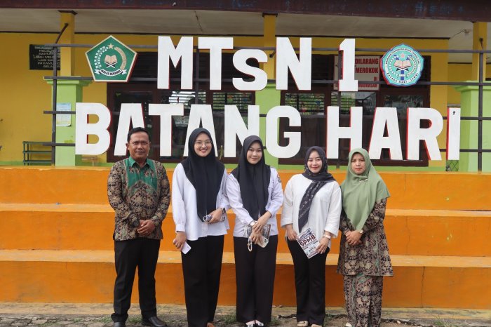 Jaring Calon Tenaga Medis Masa Depan, SMK Kesehatan Baiturrahim Jambi Sosialisasi di MTsN 1 Batang Hari