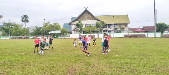 Siap Tempur di Fase Knockout: TIM NEGSA. FC MTsNegeri 1 Batang Hari Tingkatkan Intensitas Latihan