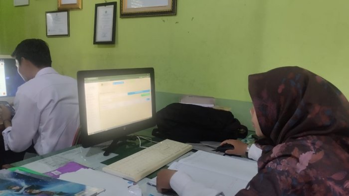 Awal Semester Genap 2026, Operator EMIS MTsN 1 Batang Hari Lakukan Mutasi Data Siswa