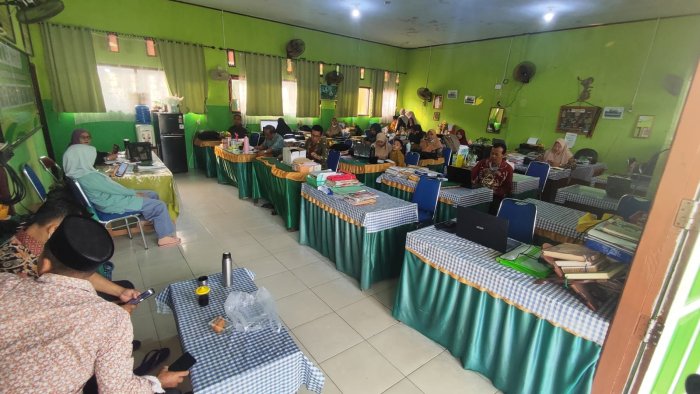 Kualitas Udara Memburuk Akibat Kabut Asap, MTsN 1 Batang Hari Berlakukan PJJ: Guru dan Staf TU Tetap Siaga di Madrasah