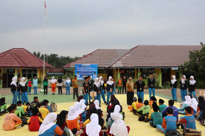 Matangkan Persiapan Menjelang Hari H, Panitia Berikan Arahan Langsung Kepada Murid Baru di Lapangan MTsN 1 Batang Hari Matangkan Persiapan Menjelang Hari H, Panitia Berikan Arahan Langsung Kepada Murid Baru di Lapangan MTsN 1 Batang Hari
