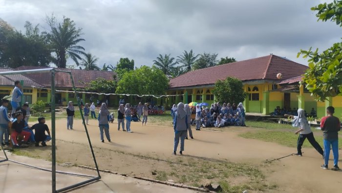 Gebrakan Awal Class Meeting Voli Putri MTsN 1 Batang Hari: Laga Seru 9A Kontra 9C Pukau Penonton