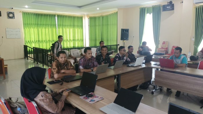 Bendahara dan Operator Keuangan MTsN 1 Batang Hari Ikuti Sosialisasi Registrasi Coretax dan Aktivasi Akun SPT