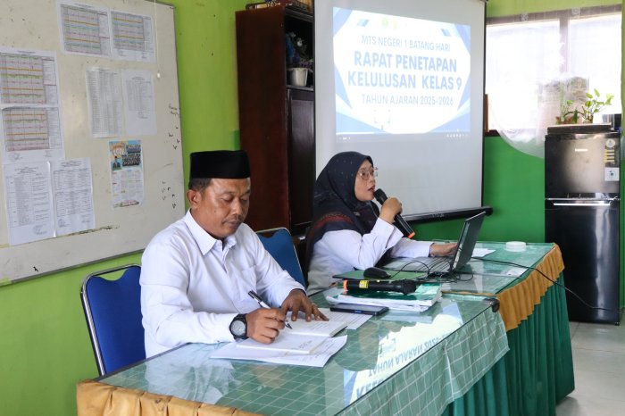 Tentukan Masa Depan Siswa, MTsN 1 Batang Hari Gelar Rapat Pleno Penetapan Kelulusan Kelas 9 TA 2025/2026 Tentukan Masa Depan Siswa, MTsN 1 Batang Hari Gelar Rapat Pleno Penetapan Kelulusan Kelas 9 TA 2025/2026