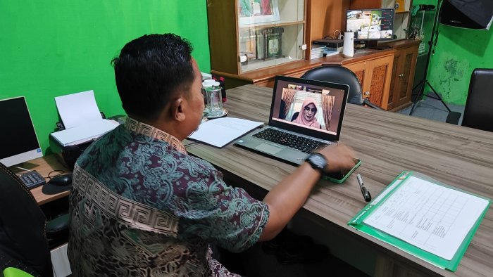 Melalui Daring, Kepala MTsN 1 Batang Hari Doni Parizal, S.Pd., M.Pd., Hadiri Rapat Evaluasi Capaian Triwulan III