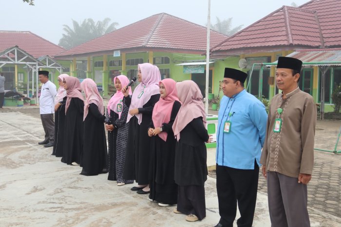 Penutupan Ujian Tertulis UM 2025/2026: Sekretaris Panitia Tekankan Kedisiplinan Sebagai Bekal Masa Depan Penutupan Ujian Tertulis UM 2025/2026: Sekretaris Panitia Tekankan Kedisiplinan Sebagai Bekal Masa Depan