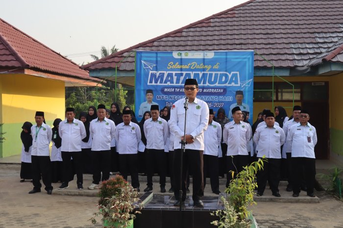 Buka MATAMUDA MTsN 1 Batang Hari, Kakan Kemenag Tekankan Pembentukan Karakter dan Asah Bakat Tanpa Minder Buka MATAMUDA MTsN 1 Batang Hari, Kakan Kemenag Tekankan Pembentukan Karakter dan Asah Bakat Tanpa Minder