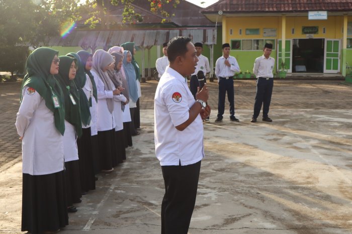 Hari Kedua UM 2025/2026: Kepala MTsN 1 Batang Hari Tekankan Kejujuran sebagai Mahkota Prestasi