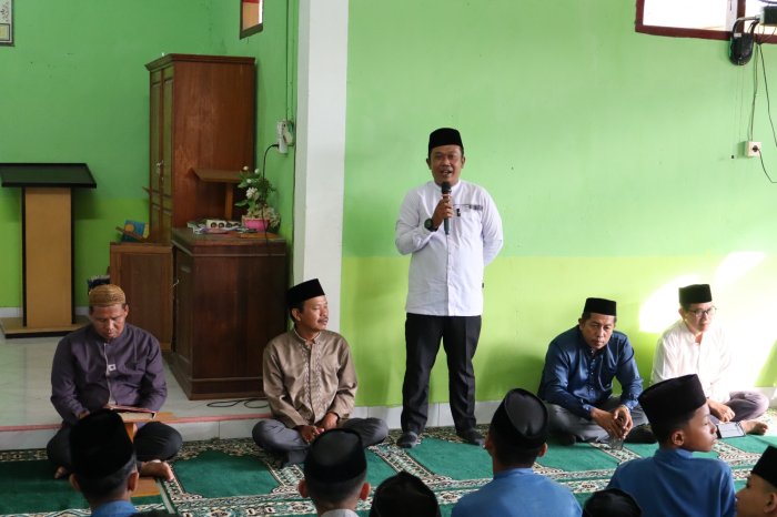 MTsN 1 Batang Hari Bersinergi! Kamad Beri Wejangan Khusus Sekaligus Perkenalkan Nahkoda Baru Lini TU MTsN 1 Batang Hari Bersinergi! Kamad Beri Wejangan Khusus Sekaligus Perkenalkan Nahkoda Baru Lini TU