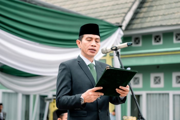 Bupati Batang Hari Menjadi Inspektur Upacara Pada Peringatan Hari Amal Bakti ke 80 Kantor Kementerian Agama Batang Hari