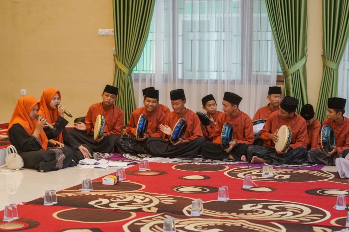 Gema Salawat di Bulan Suci: Tim Hadroh Nurul Asyrof MTsN 1 Batang Hari Pukau Peserta Safari Ramadan