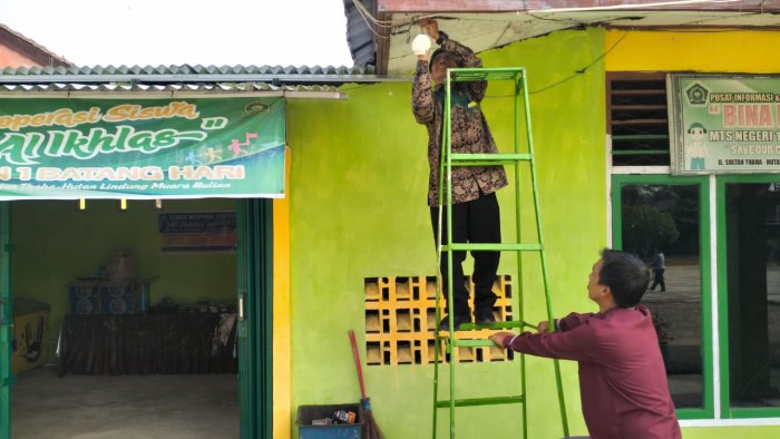Tingkatkan Kenyamanan Belajar, MTsN 1 Batang Hari Lakukan Perbaikan Sarana dan Prasarana Tingkatkan Kenyamanan Belajar, MTsN 1 Batang Hari Lakukan Perbaikan Sarana dan Prasarana
