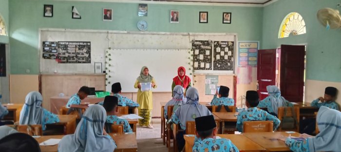 Siswa MTsN 1 Batang Hari Tunjukan Solidaritas: Sumbangkan Dana untuk Korban Bencana Sumatra