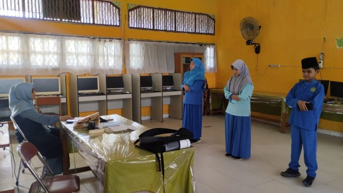 Memperkuat Dakwah dan Seni: Peserta Syarhil Al-Quran MTsN 1 Batang Hari Geber Latihan Jelang PORSENI HAB Kemenag ke-80