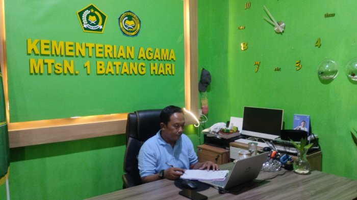 Akselerasi Wilayah Bebas Korupsi, Kepala MTsN 1 Batang Hari Ikuti Shortcourse Pembangunan Zona Integritas Kemenag Akselerasi Wilayah Bebas Korupsi, Kepala MTsN 1 Batang Hari Ikuti Shortcourse Pembangunan Zona Integritas Kemenag