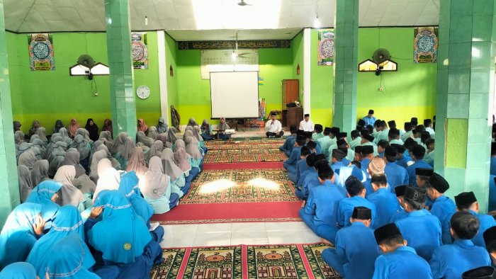 Perkuat Karakter Religius, Siswa MTsN 1 Batang Hari Rutin Baca Yasin Berjamaah Setiap Jumat Pagi