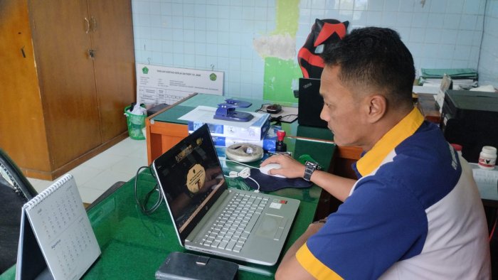 Susun Rencana Kerja 2027, Bapak Supriyanto Ikuti Rapat Koordinasi Anggaran Kanwil Kemenag Provinsi Jambi secara Virtual Susun Rencana Kerja 2027, Bapak Supriyanto Ikuti Rapat Koordinasi Anggaran Kanwil Kemenag Provinsi Jambi secara Virtual