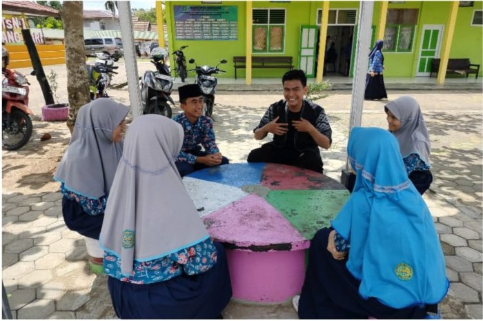 Jambi ke Nasional: Duta Genre Ilham Al Khoiri Bekali PIK-R MTsN 1 Batang Hari dengan Semangat Berencana