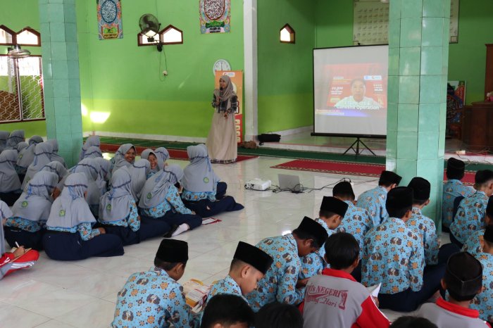 Trik Sukses Meraih Prestasi Belajar melalui Revolusi Belajar GO: Siswa MTsN 1 Batang Hari Siap Hadapi ASAS Trik Sukses Meraih Prestasi Belajar melalui Revolusi Belajar GO: Siswa MTsN 1 Batang Hari Siap Hadapi ASAS