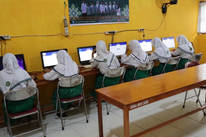 Fokus pada Mata Pelajaran Matematika, MTsN 1 Batang Hari Gelar TKA Susulan Hari Pertama
