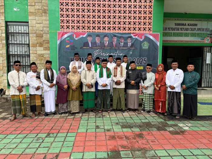 Kepala MTsN 1 Batang Hari Hadiri Apel Hari Santri 2025 Kantor Kemenag Kabupaten Batang Hari