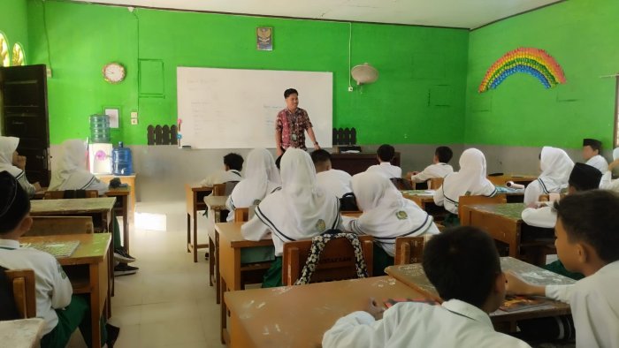 Tingkatkan Kualitas Siswa, RUANG GURU Gandeng MTsN 1 Batang Hari Latih Tes Kompetensi Akademik