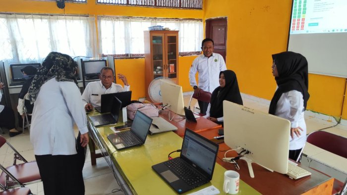 Keluarga Besar MTsN 1 Batang Hari Ikuti Kegiatan SULINGJAR, Demi Tingkatkan Profesionalisme Guru