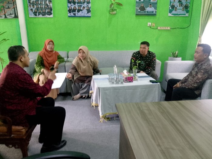 Perkuat Program Unggulan, Kepala MTsN 1 Batang Hari Matangkan Persiapan Tahfiz NEGSA