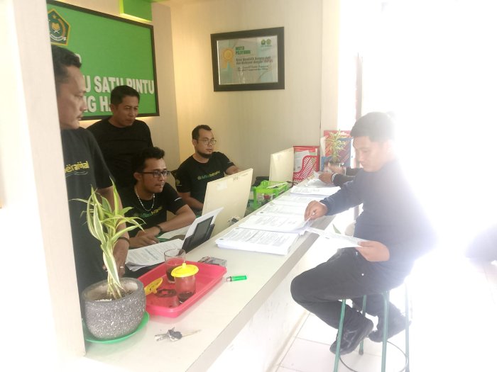 Kilas Balik PMBM MTsN 1 Batang Hari: Intip Kesibukan Panitia Siapkan Berkas Tata Tertib dan Formulir Daftar Ulang Kilas Balik PMBM MTsN 1 Batang Hari: Intip Kesibukan Panitia Siapkan Berkas Tata Tertib dan Formulir Daftar Ulang