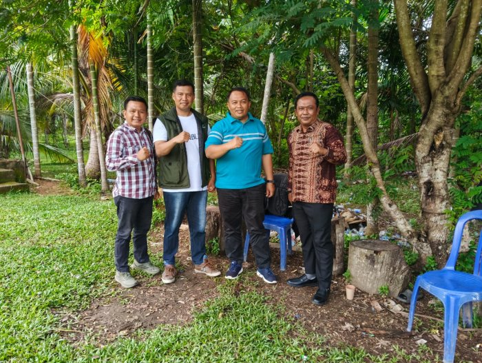 Kasi Penmad Kemenag Batang Hari Beri Semangat, Saksikan Langsung Laga Negsa.FC MTsN 1 Batang Hari