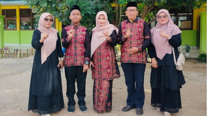 MTsN 1 Batang Hari Lepas Aras Izyan Narza Menuju Ajang OBA Nasional