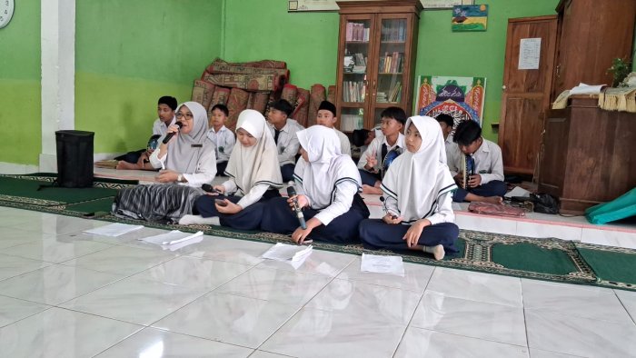 Gencarkan Latihan, Tim Hadroh Nurul Asyrof MTsN 1 Batang Hari Siap Tampil Memukau di Depan Pendopo Bupati
