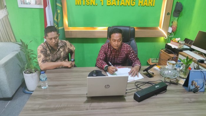 Perkuat Tata Kelola Keuangan, MTsN 1 Batang Hari Hadiri Rakor Evaluasi Anggaran Kanwil Kemenag Jambi