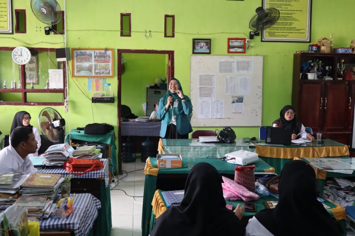 Edukasi Investasi Syariah, MTsN 1 Batang Hari Sambut Kunjungan Sosialisasi Tabungan Emas dari BSI Edukasi Investasi Syariah, MTsN 1 Batang Hari Sambut Kunjungan Sosialisasi Tabungan Emas dari BSI