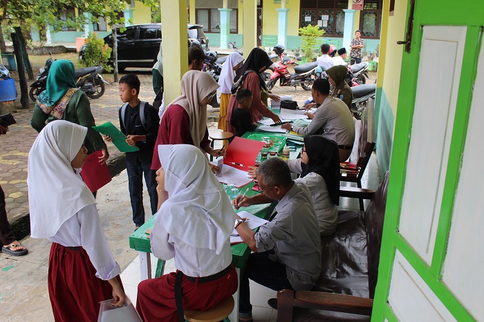 MTsN 1 Batang Hari Laksanakan Daftar Ulang Bagi Siswa Baru Tahun 2024-2025
