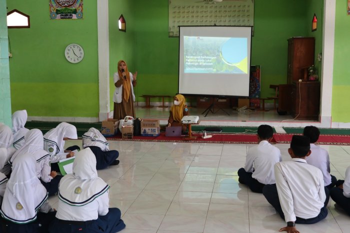 Bersama Dr. Hilda, UPTD Puskesmas Muara Bulian Fasilitasi Pelaksanaan First Aider (P3LP) di MTsN 1 Batang Hari