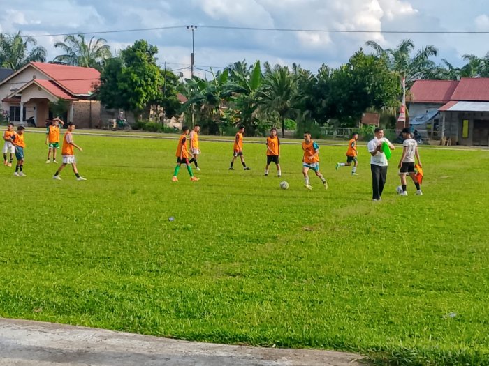 Tim Negsa FC MTsN 1 Batang Hari Intensif Berlatih Menjelang Laga Puncak Final Liga Pelajar Regional